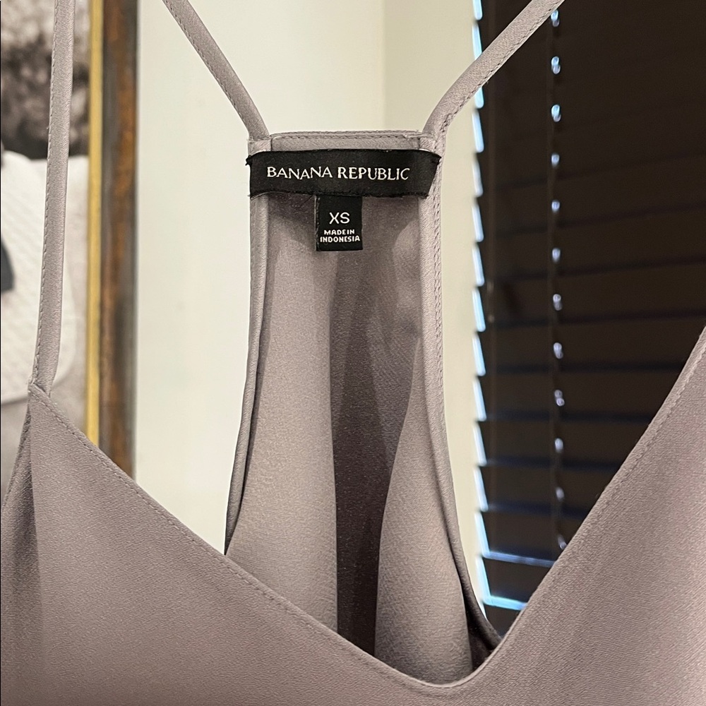 Banana Republic Razor Back Cami Size Extra Small Grey Tank - Picture 2 of 3